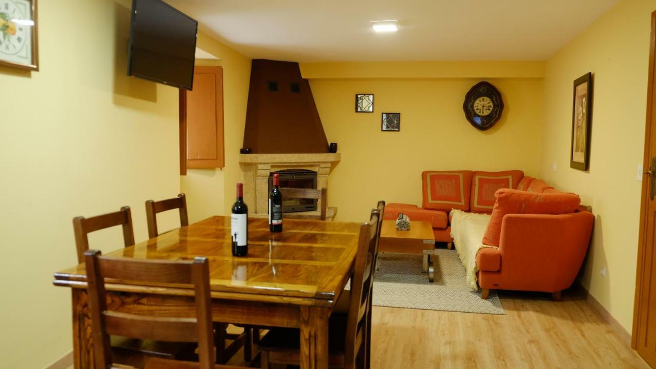 Casa Solveira Guest House O Pineiro ภายนอก รูปภาพ
